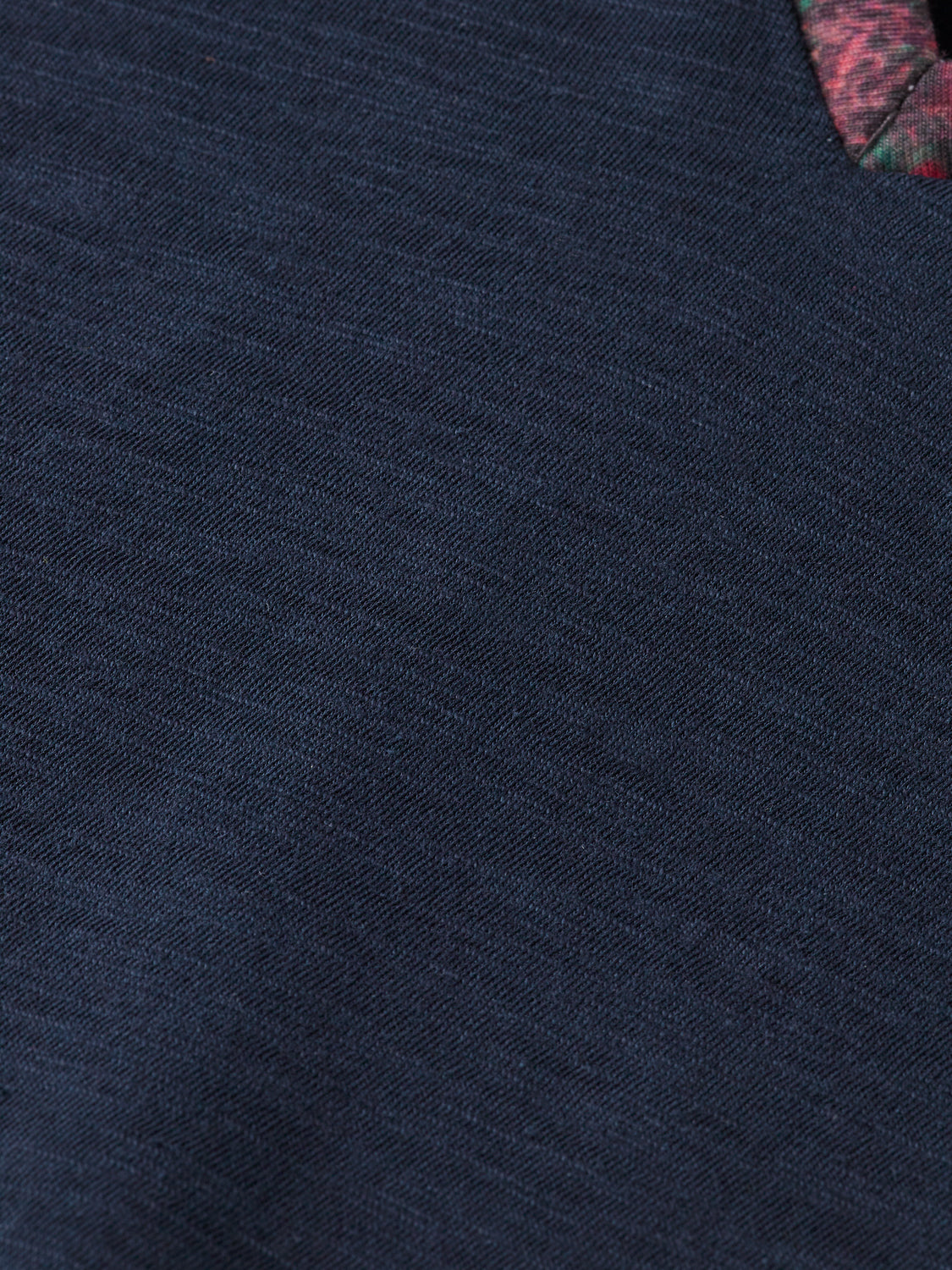 Contrast neckline v-neck t-shirt - Scotch & Soda AU