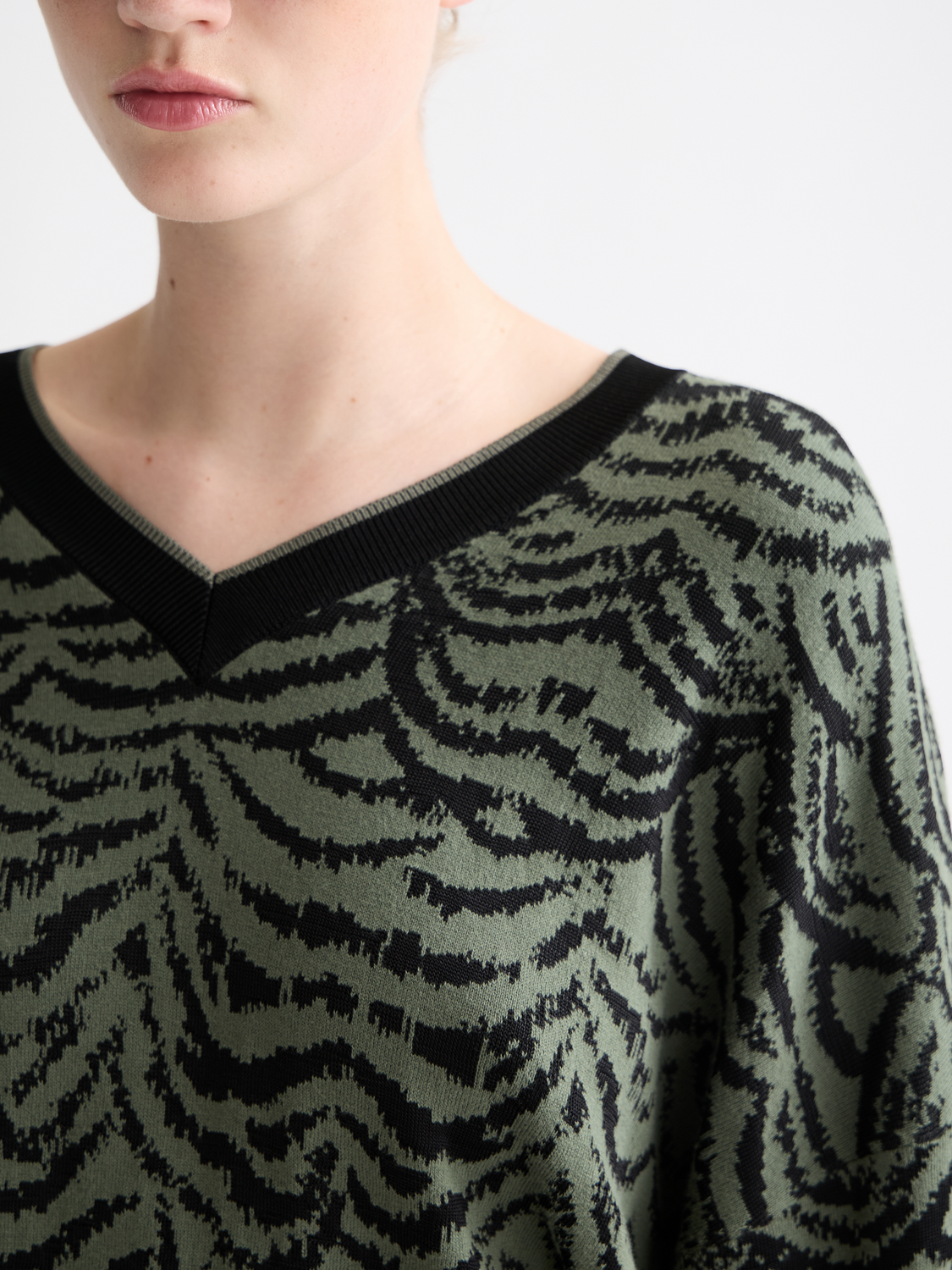 Jacquard v-neck pullover - Scotch & Soda AU