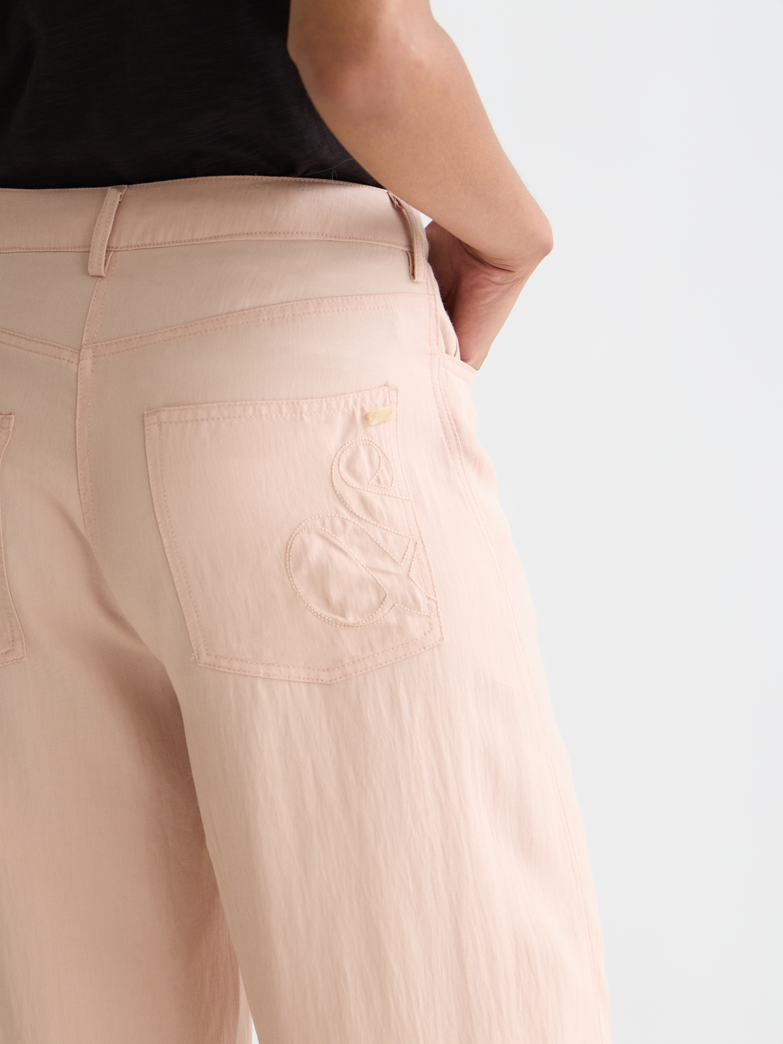 Lotus barrel leg pants