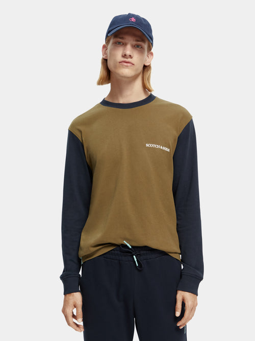 Unisex long-sleeved organic cotton T-shirt - Scotch & Soda AU