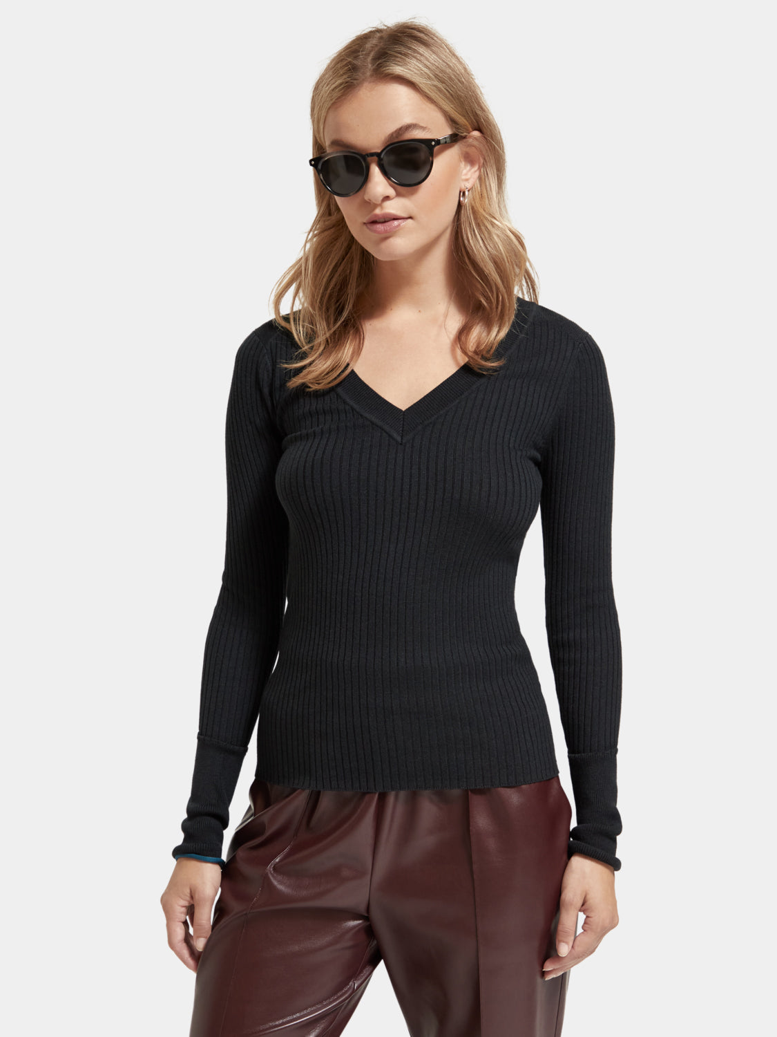 Skinny rib v-neck sweater - Scotch & Soda AU