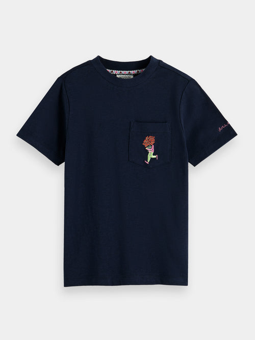 Regular fit T-shirt with embroidered artwork chest pocket - Scotch & Soda AU