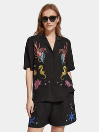 Placement print shorts