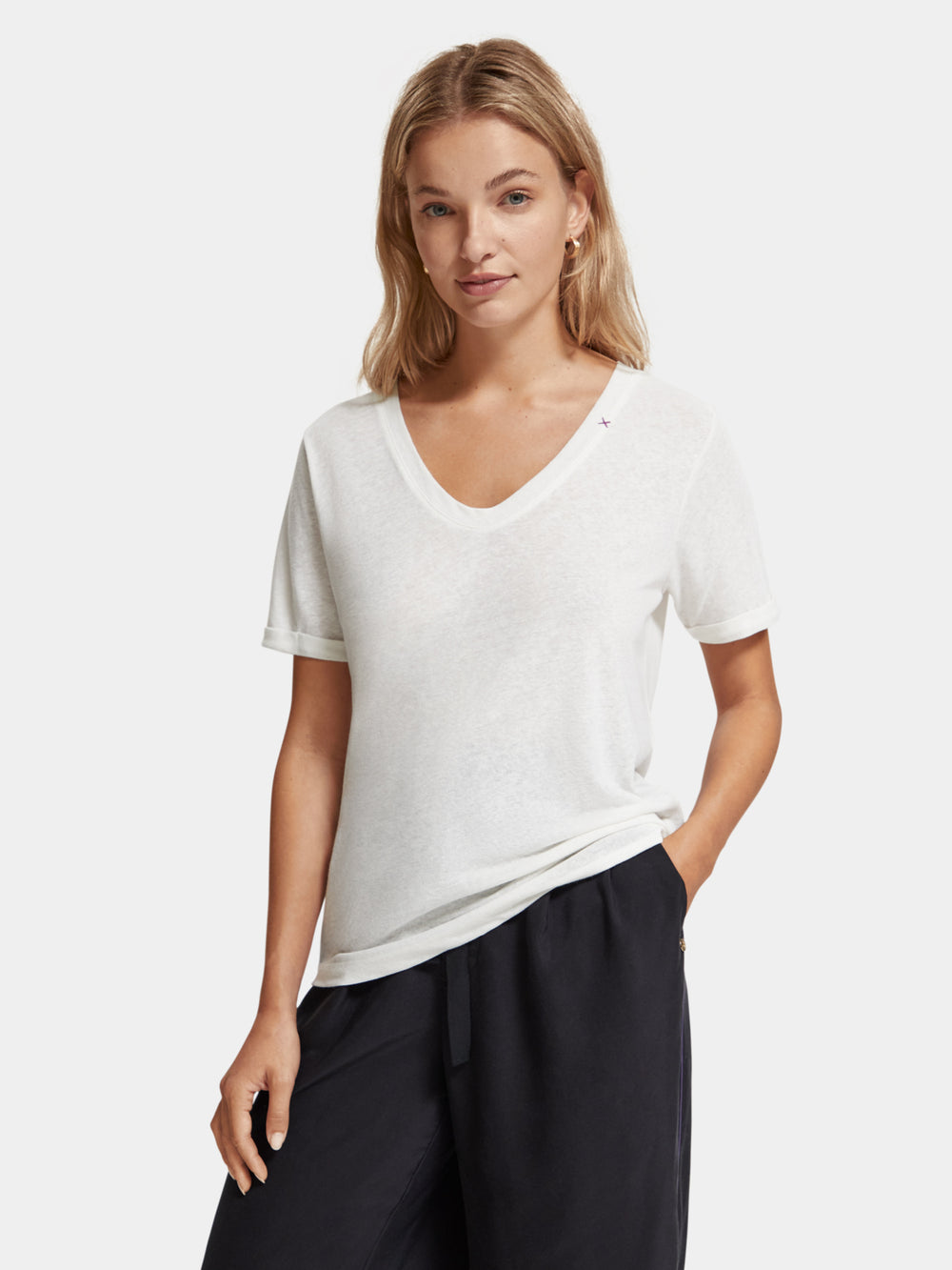 Regular-fit v-neck t-shirt - Scotch & Soda AU