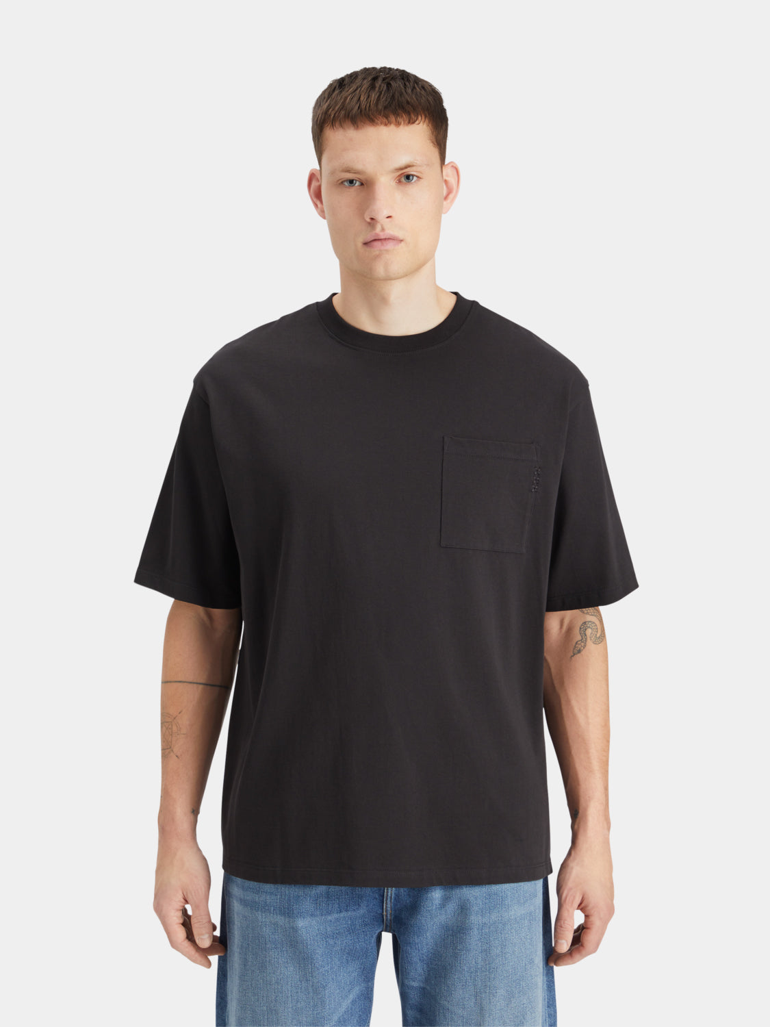 Chest pocket t-shirt