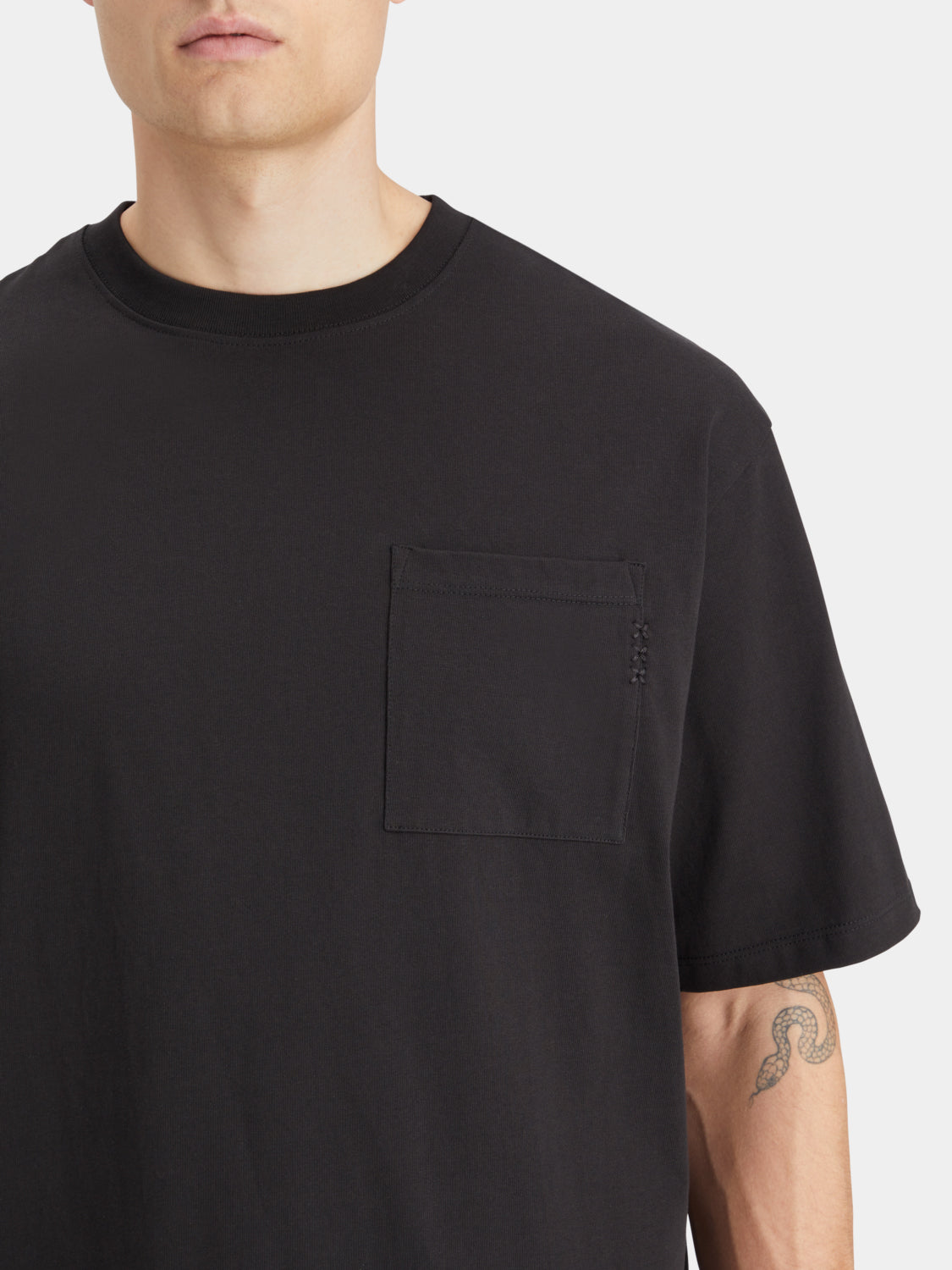 Chest pocket t-shirt