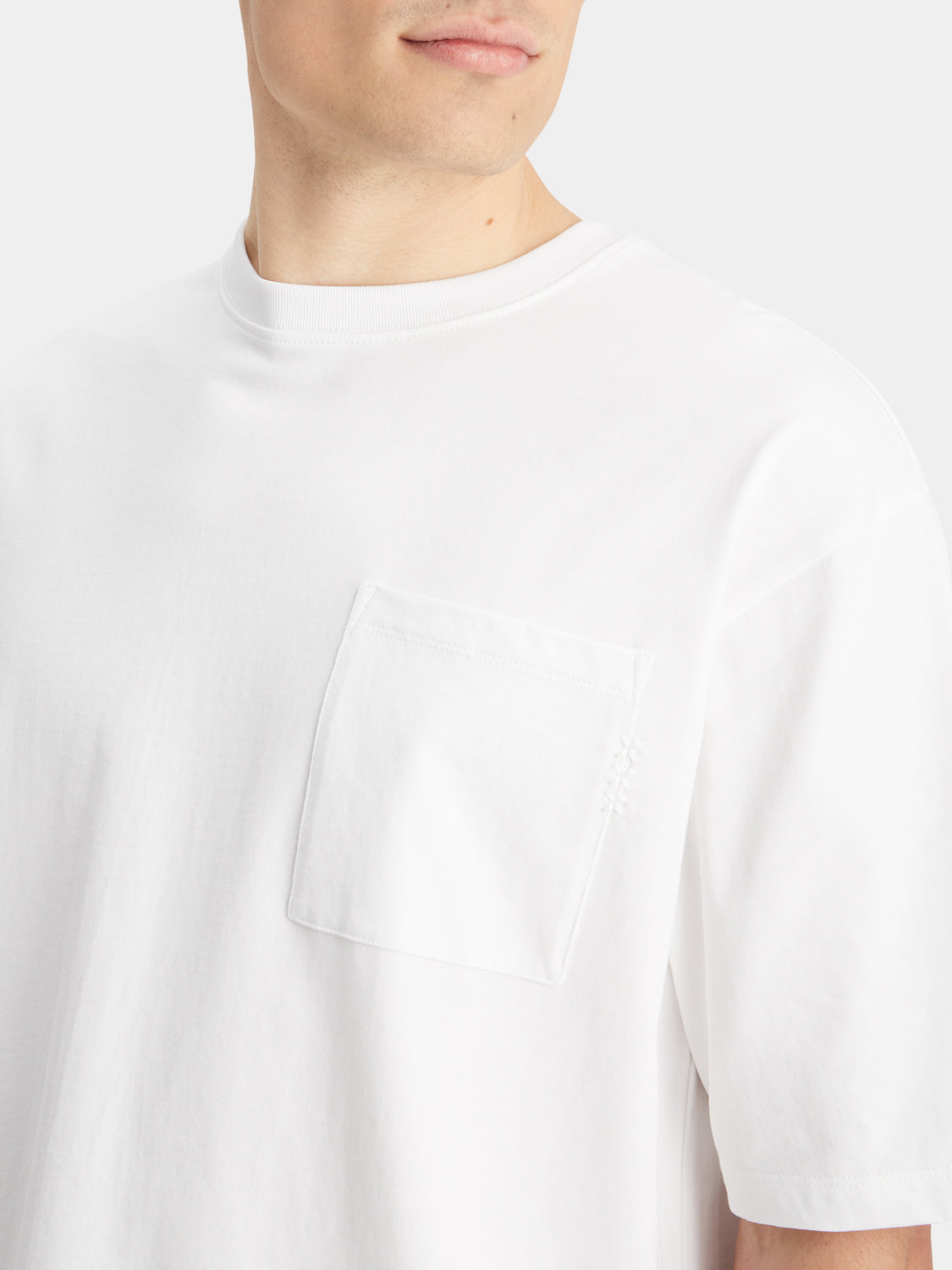 Chest pocket t-shirt