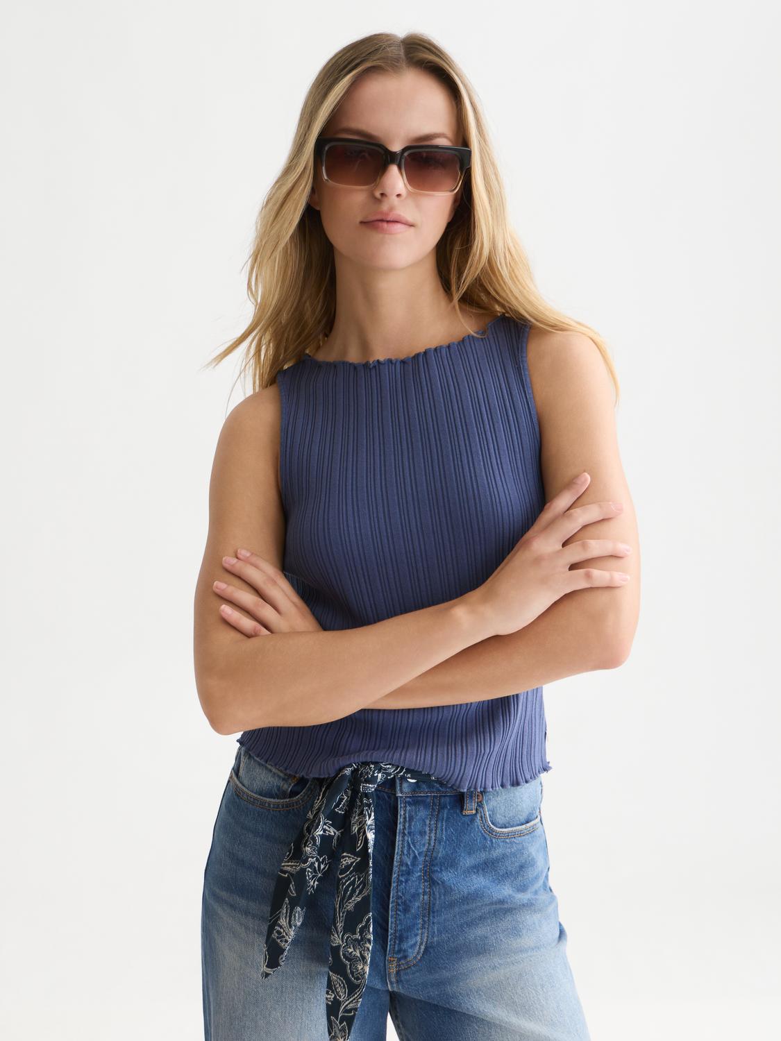 Structured ribbed tank