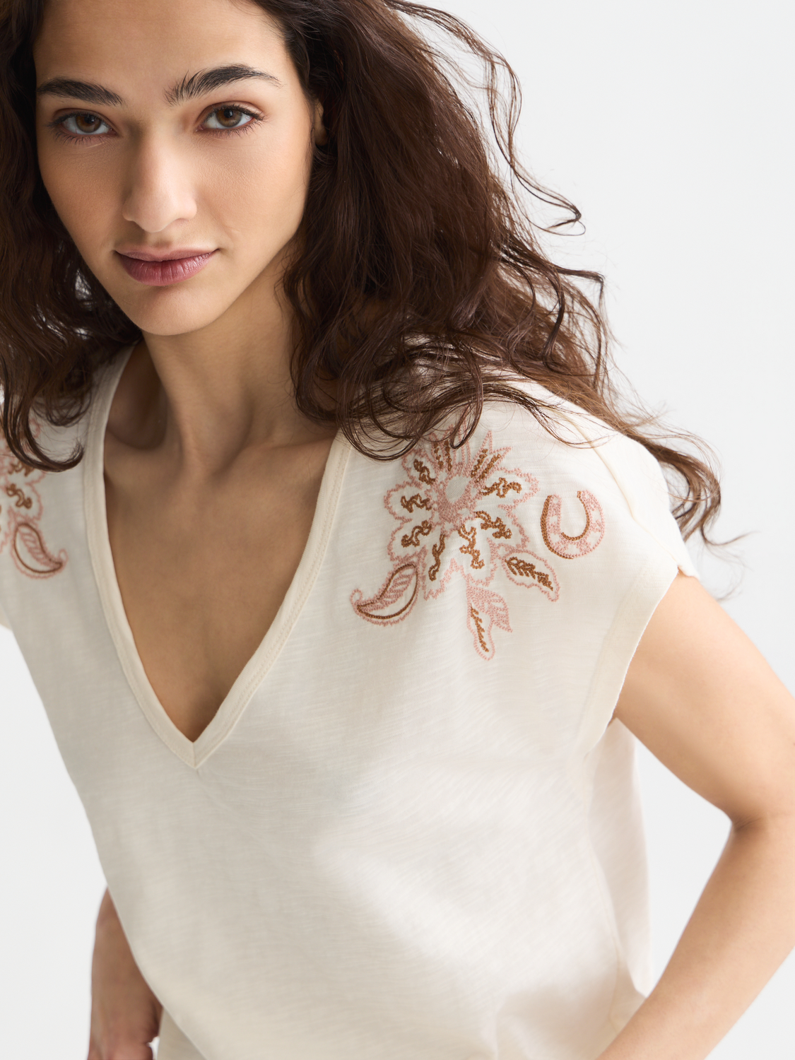 Embroidered v-neck t-shirt - Scotch & Soda AU